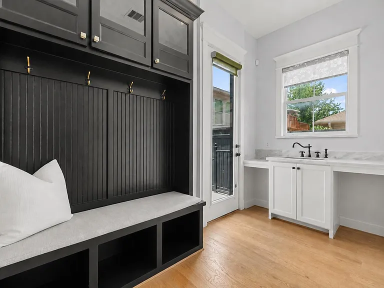 301 Cordell St — Photo 13
