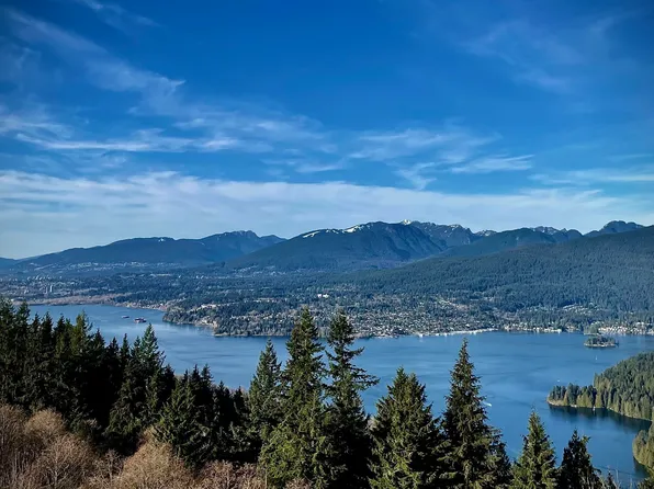 8850 University Cres #805, Burnaby, BC V5A 0C8