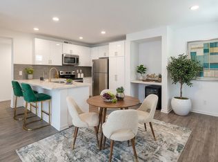 Cahuenga Place, Los Angeles, CA 90068