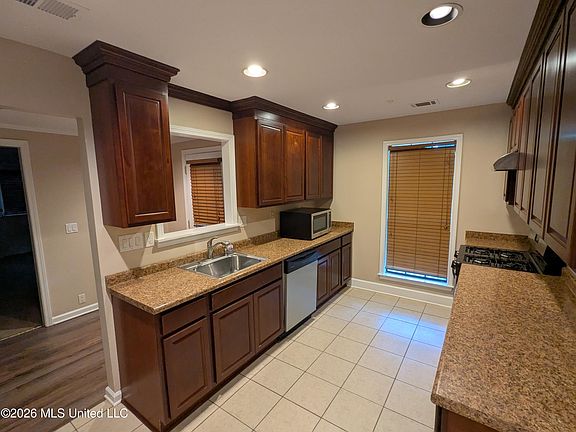 3rd image of 2656 Pleasant Hill Rd