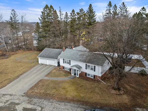 18 Wiseman Street, Newport, ME 04953