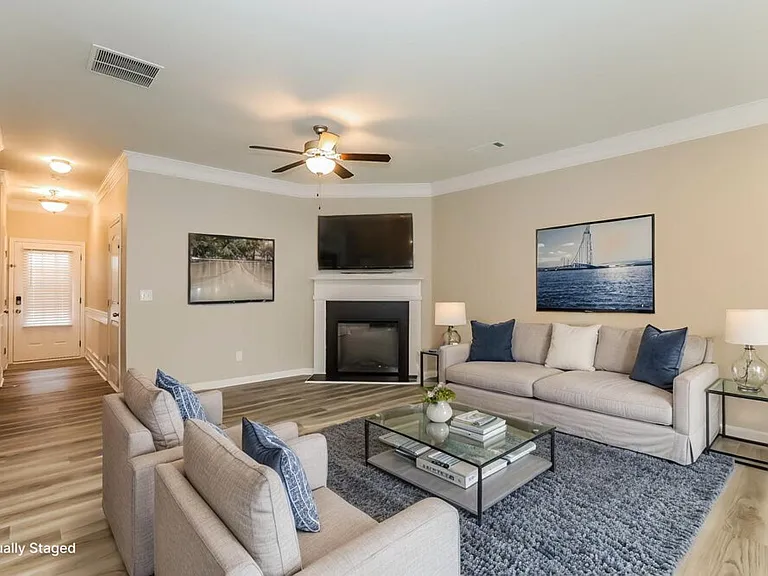 247 Turtle Creek Dr — Photo 4