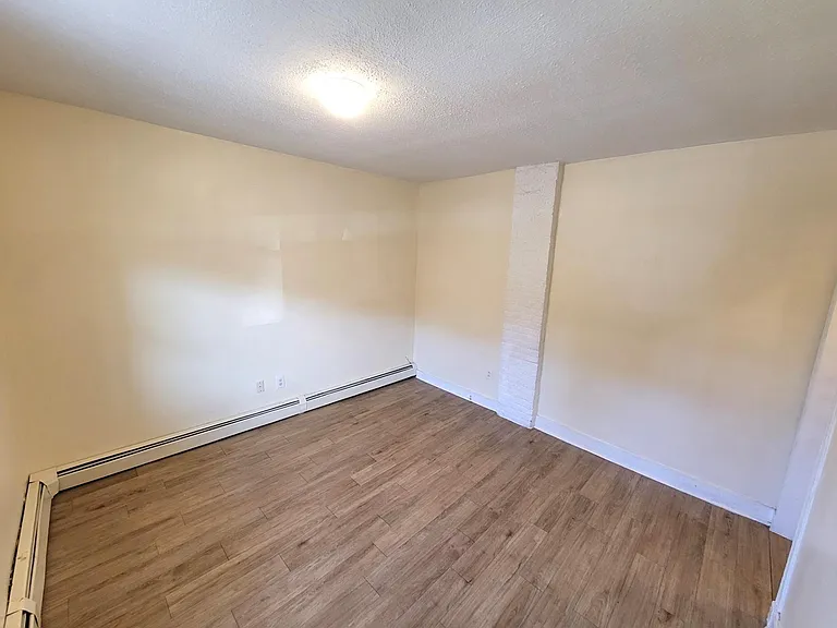 576 Zion St — Photo 4