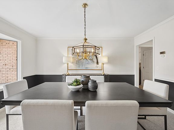 5th image of 4012 Broadmoor Cir