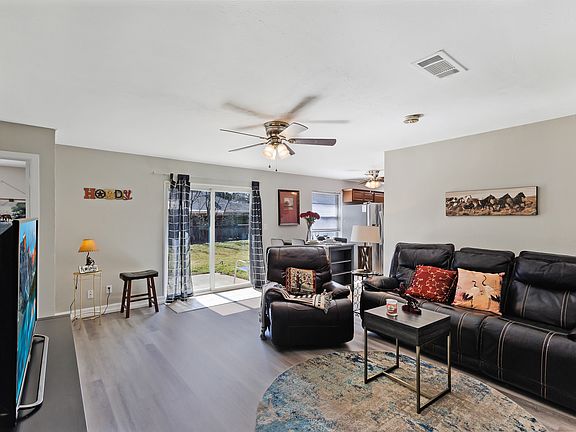 4th image of 410 Lorine St