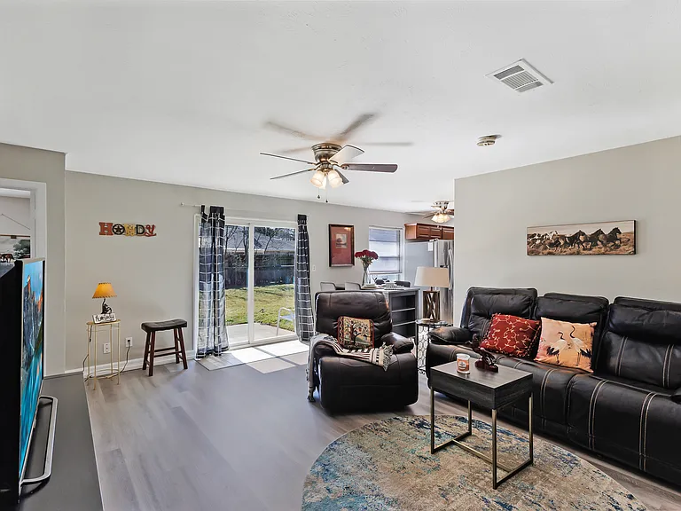 410 Lorine St — Photo 4