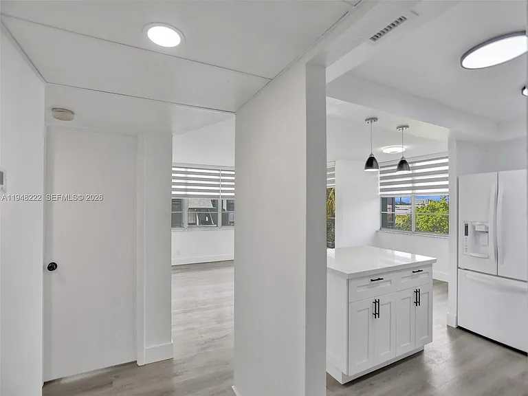 2771 Taft St — Photo 1