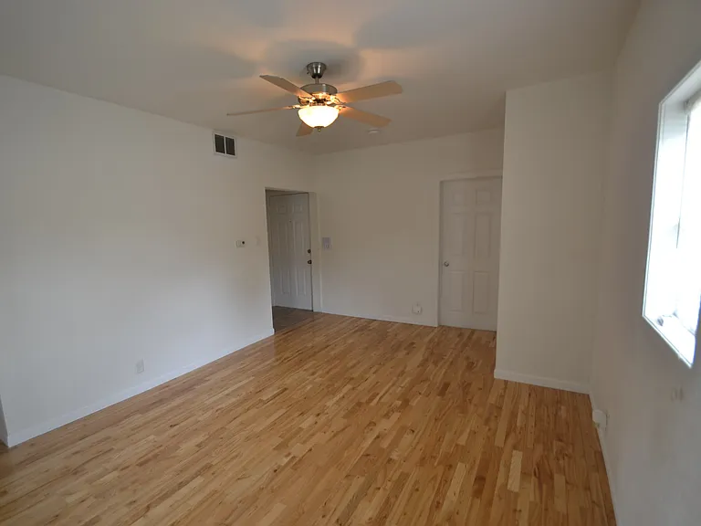 555 S Locust St #3 — Photo 14