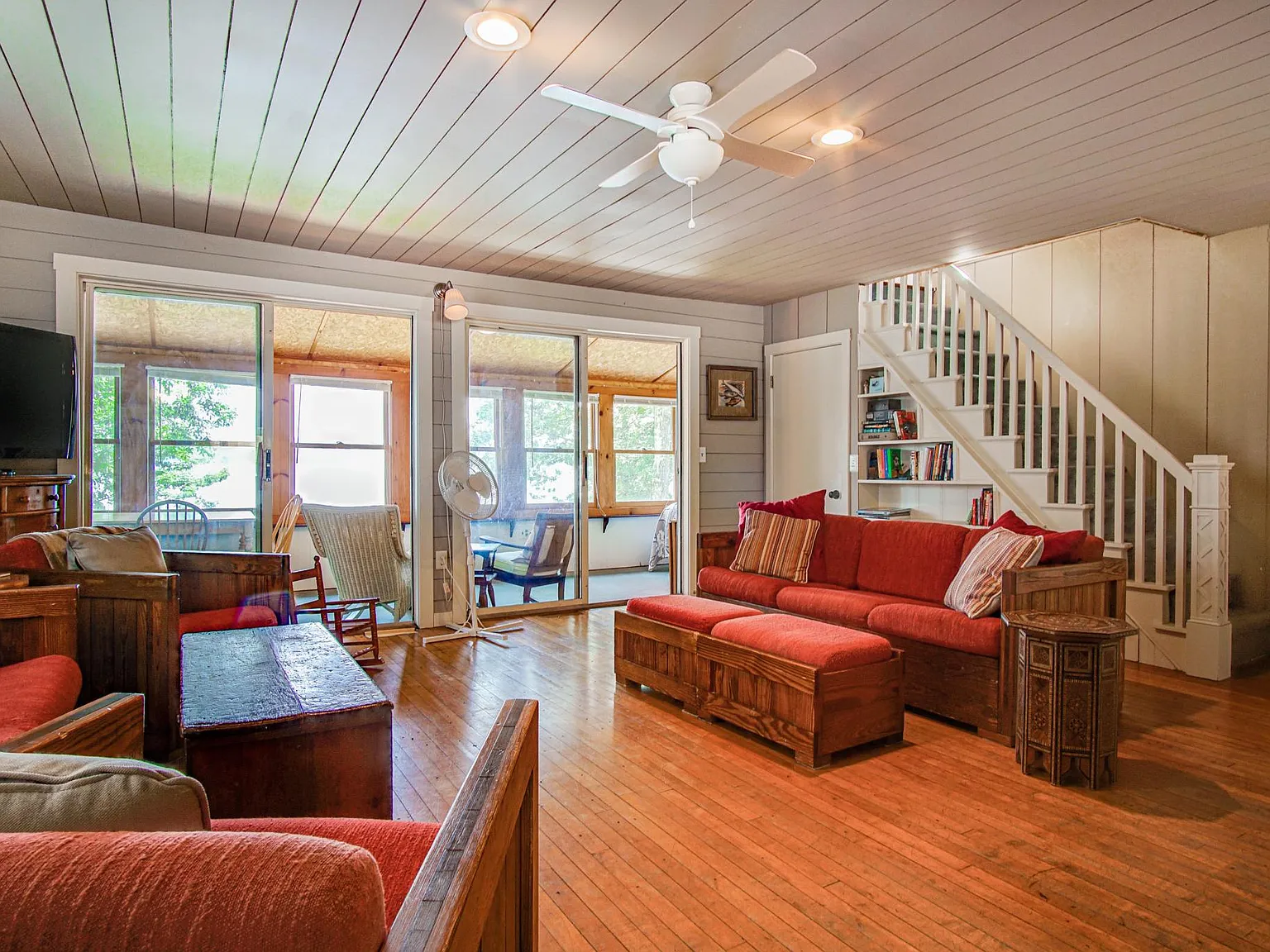 103 Lakeshore Dr — Photo 3