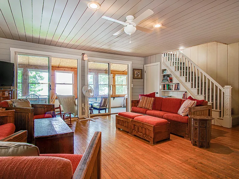 103 Lakeshore Dr — Photo 3