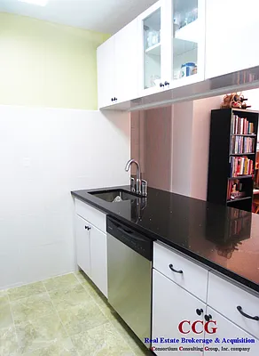 Sold by CCG Real Estate Brokerage | media 11