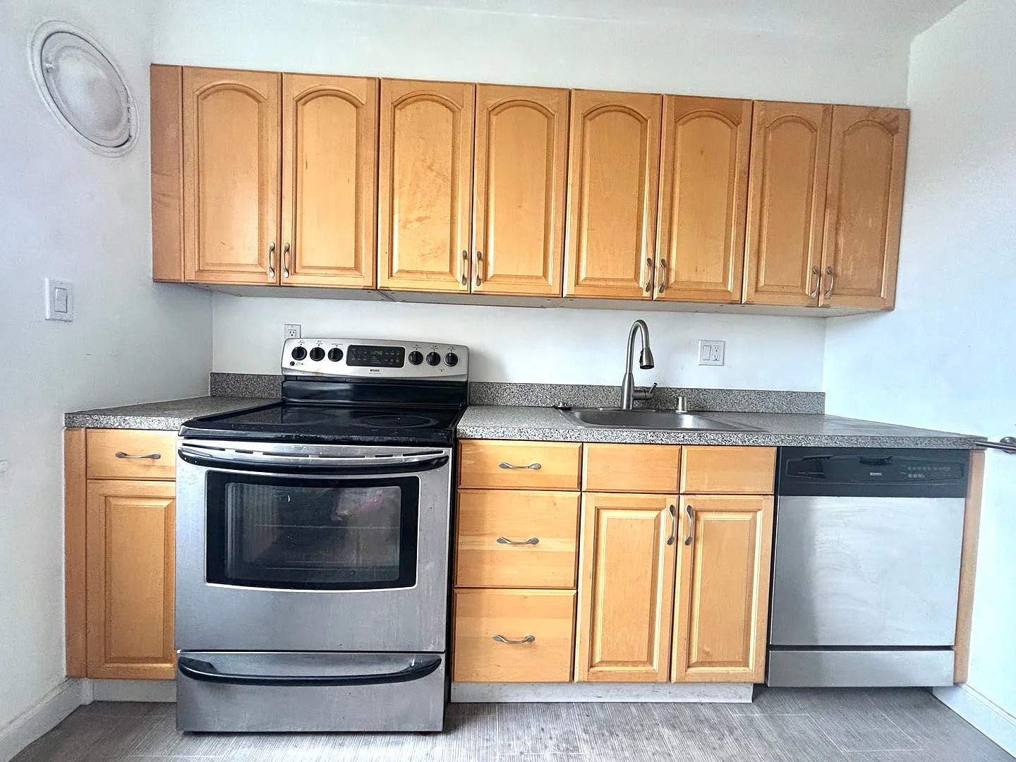 1 BR/1 BA bright and spacious condo in East Queen Anne. — Photo 4