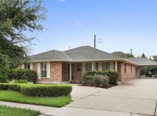 359 Sharon Dr, New Orleans, LA 70124