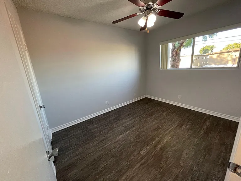 Dorian Apartments — Photo 16
