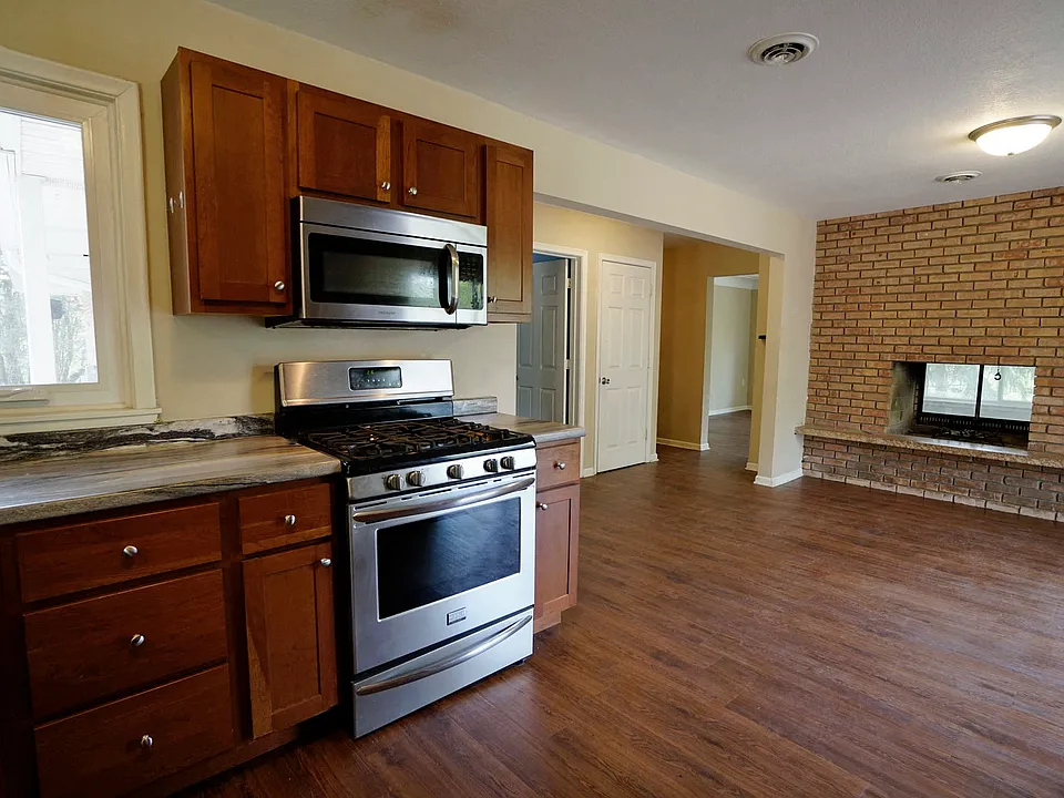 2101 Wuthering Heights Rd