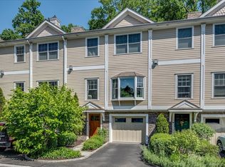 66 Grove St APT A5, Ridgefield, CT 06877