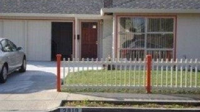 1st image of 2819 Temple Ct