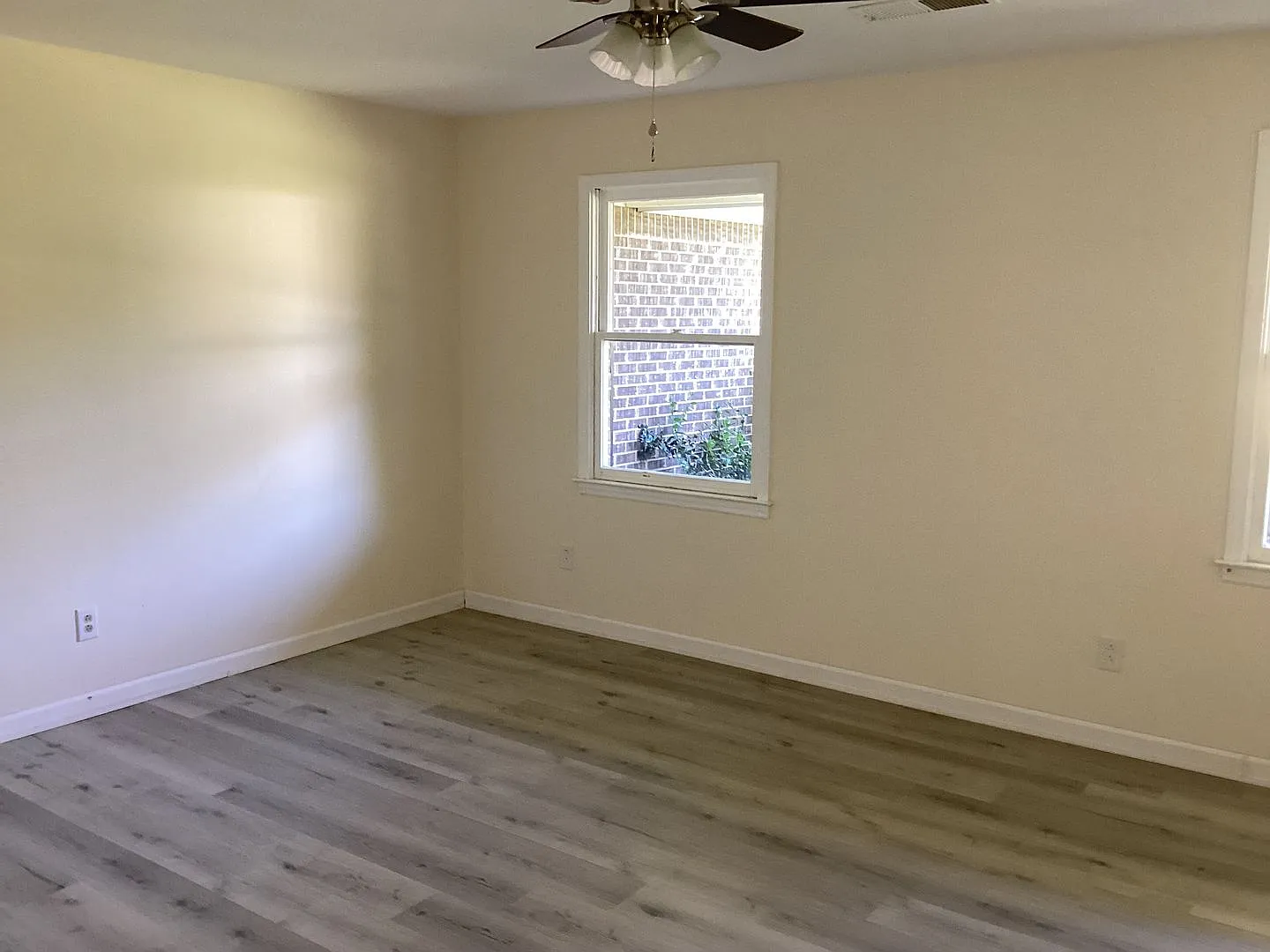 3 bedroom 2 bath in Southside — Photo 2