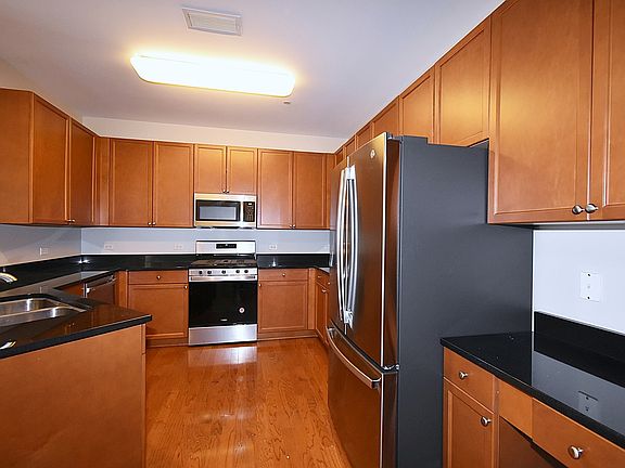 5th image of 140 S River St Unit 302