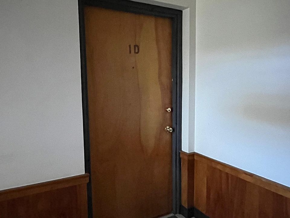Main Entrance Apt 1D