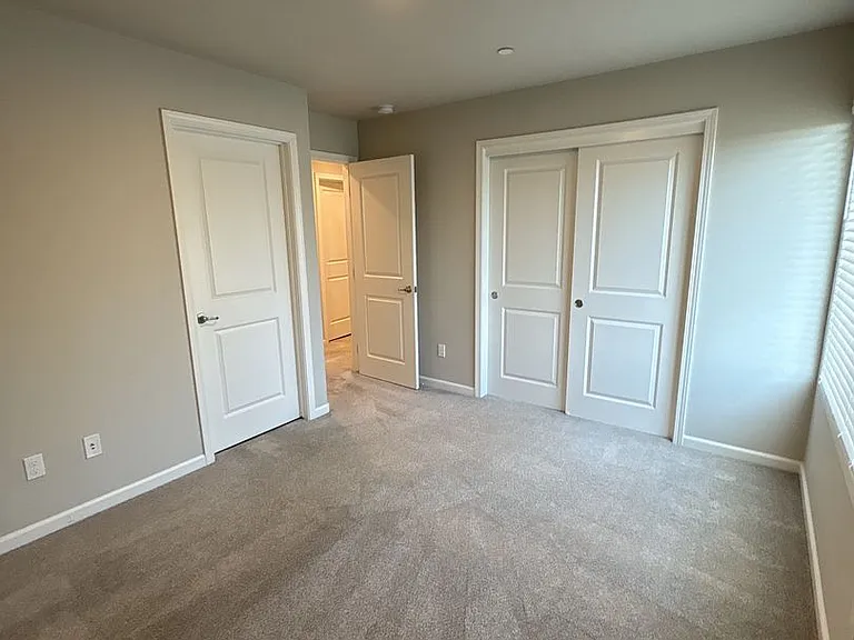 505 S Summit St #101-104 — Photo 13
