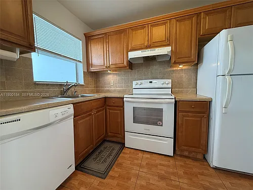 8135 Sunrise Lakes Blvd Photo 1