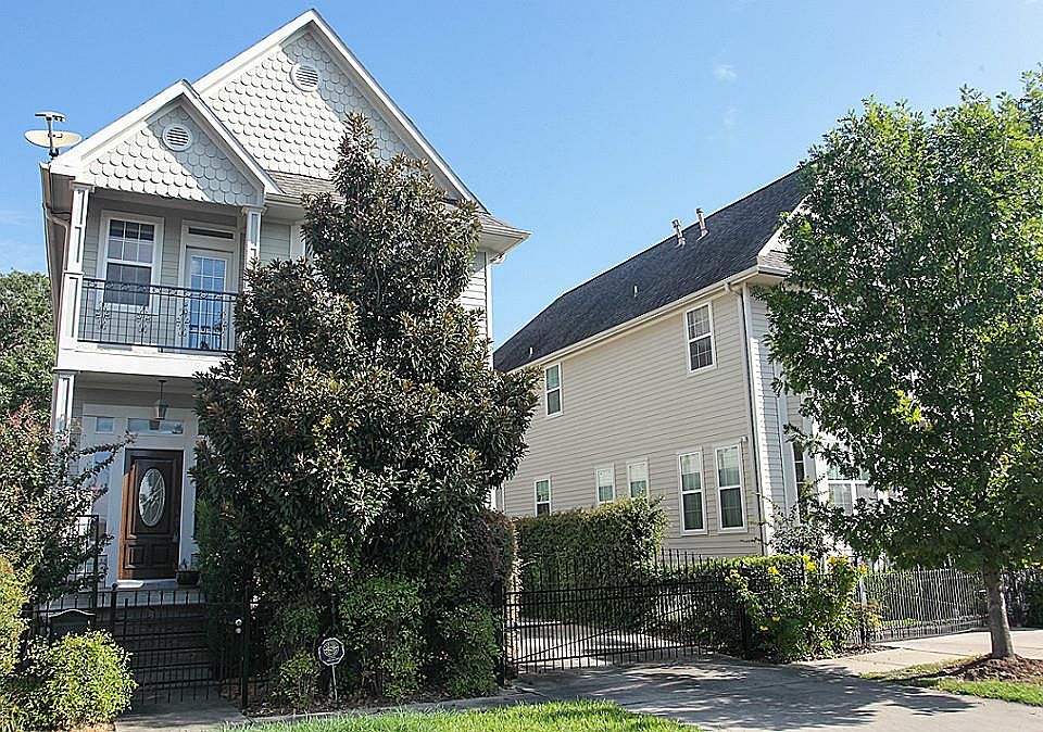 1st image of 1413 W 21st St