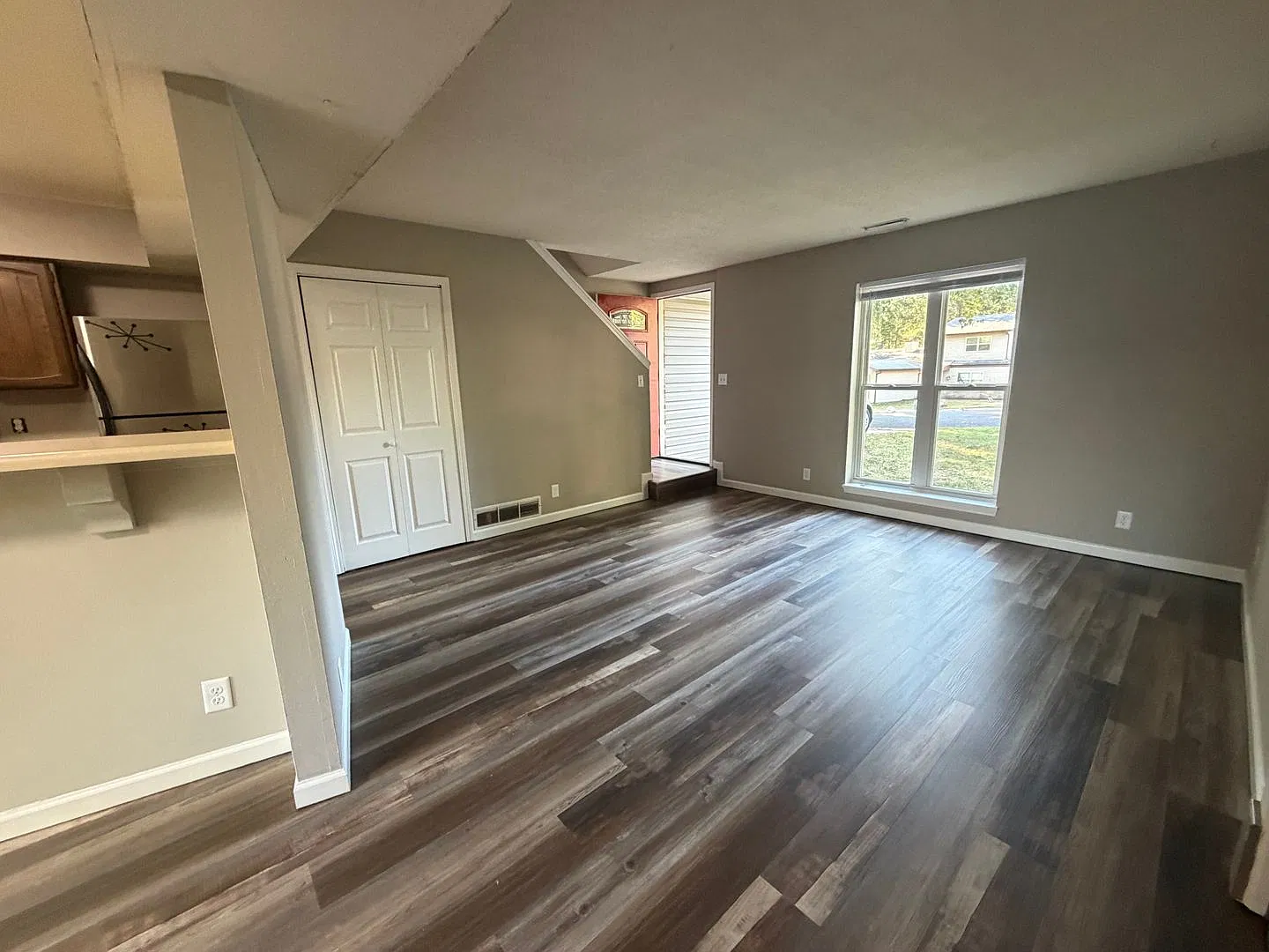 2BR/1.5BA unit - close to Amenities - Beulah, Warner, Rock Bridge schools — Photo 2