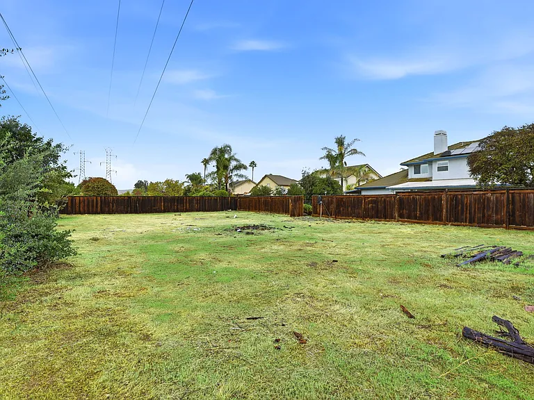 1414 Columbine Way — Photo 45