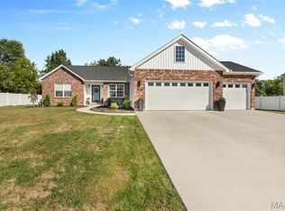 405 Duffy Dr, Marine, IL 62061