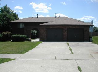 77-79 Joy St, Sugar Grove, IL 60554