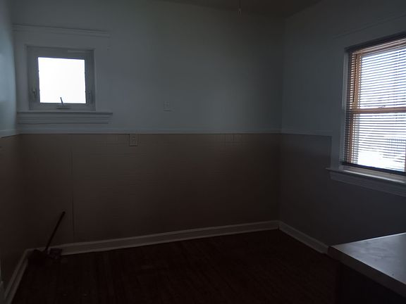 3rd image of 3618 Behrwald Ave #1