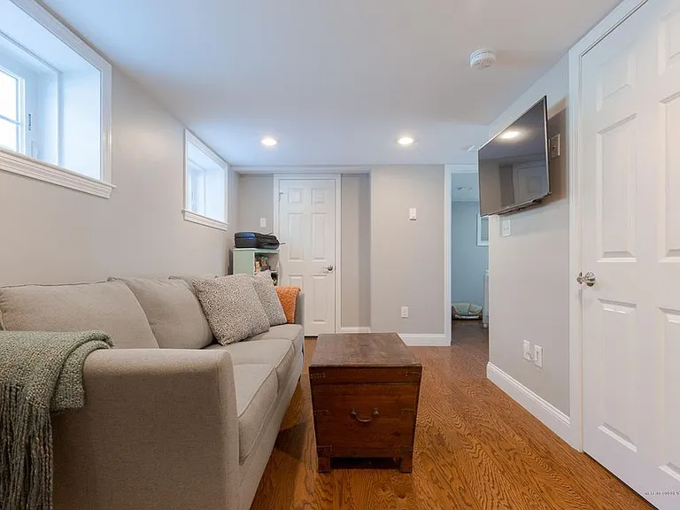 Cottage St — Photo 12