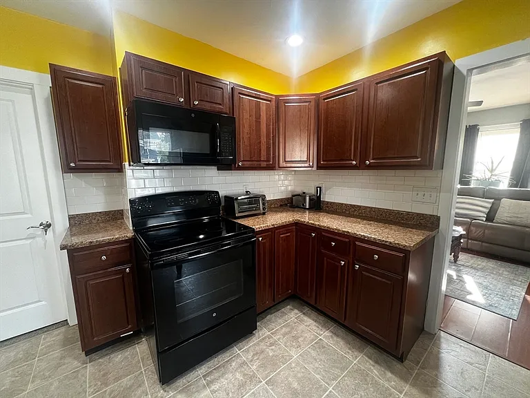 195 Broad St #1 — Photo 7