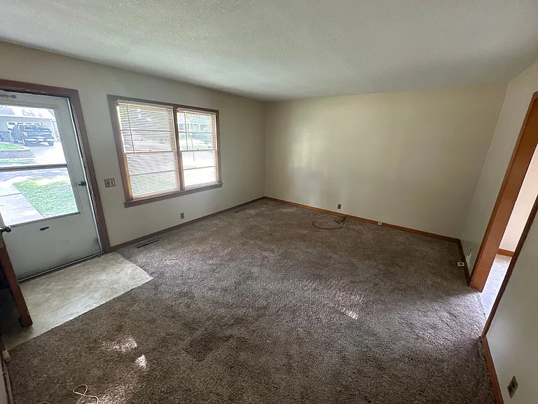 732 Elm St — Photo 5