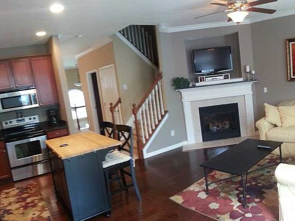 2nd image of 337 Autumn Dr