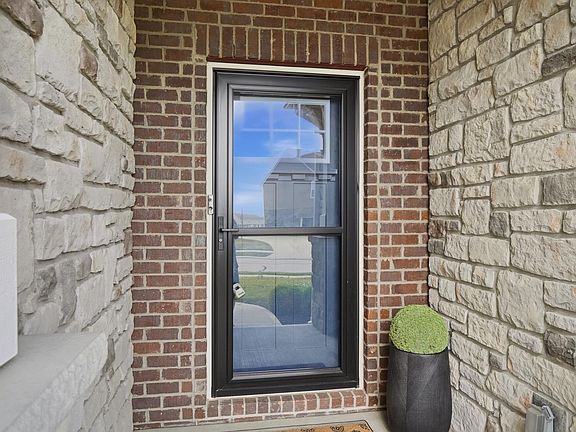 3rd image of 3910 Eagleledge Ct