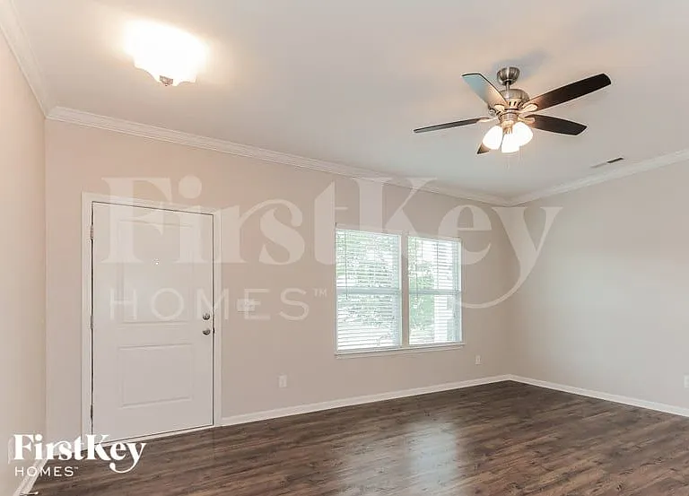 3815 Streamside Dr — Photo 3