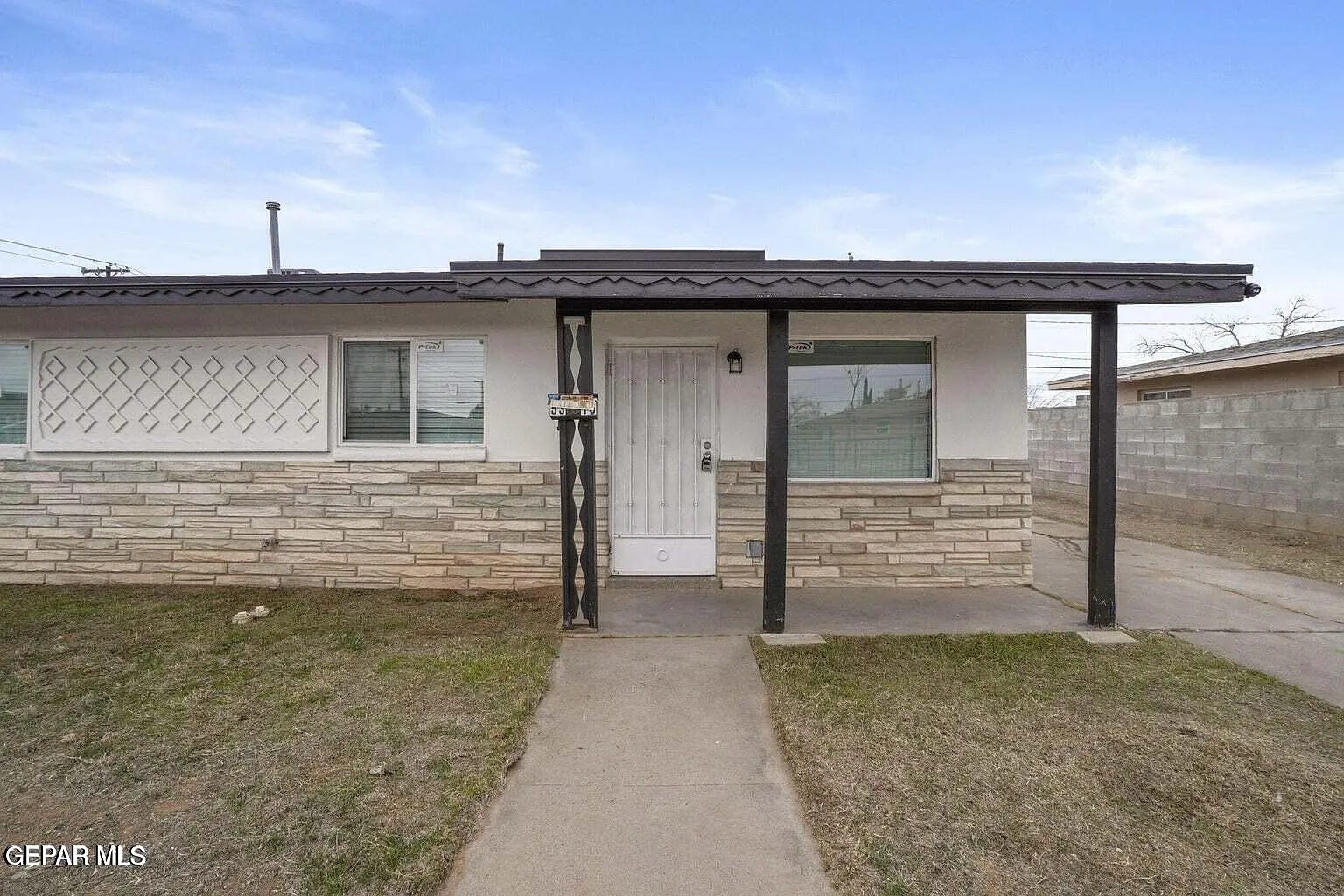 3 bed, 1.0 bath, 1000 sqft, $1,295 — Photo 4