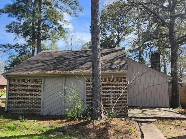 12 Windsor Ct, Lufkin, TX 75901