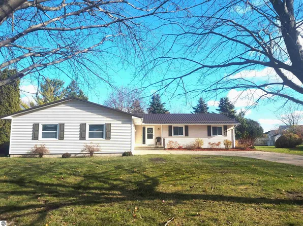 1501 Greenbriar St, Mount Pleasant, MI 48858