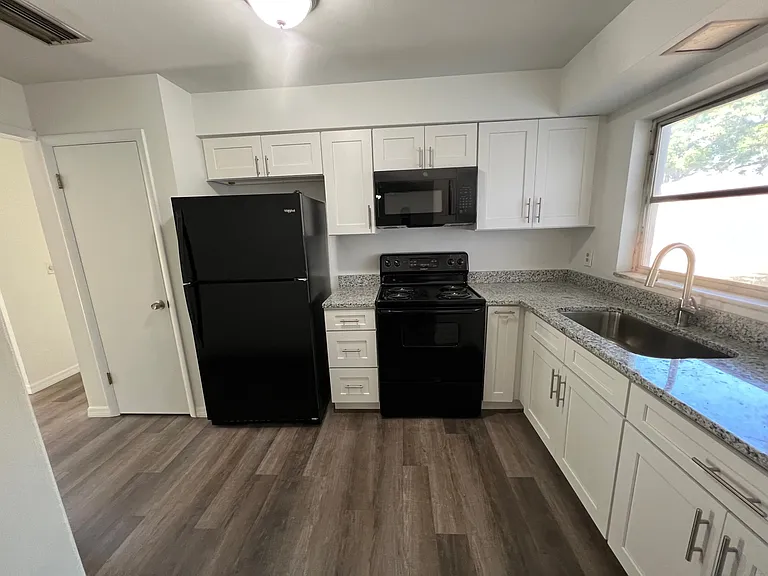 3401 W Heiter St — Photo 8