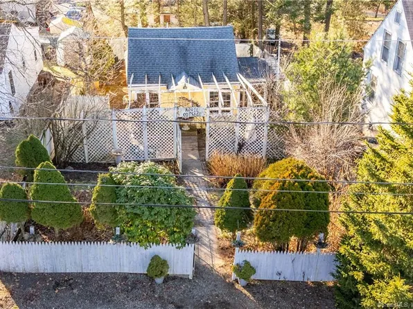 63 Lakeview Road, Plymouth, CT 06786