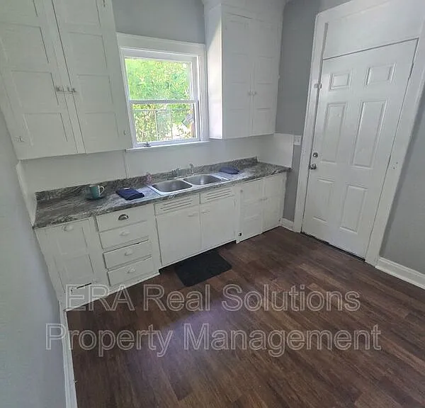 54 N Ogden Ave — Photo 15
