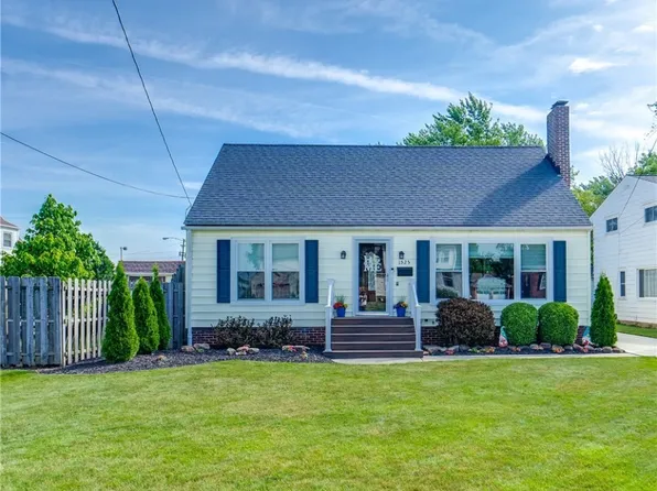 1525 Maple St, Wickliffe, OH 44092