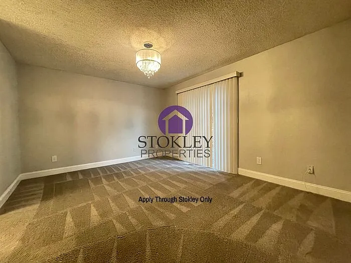 461 Camelback Rd — Photo 4