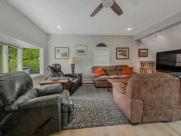 3rd image of 130 Tasker Ln