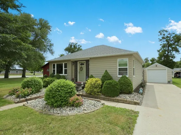 525 Marvin Ave, Volga, SD 57071
