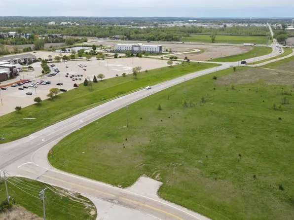 1 Mill Creek Pkwy, Clinton, IA 52732