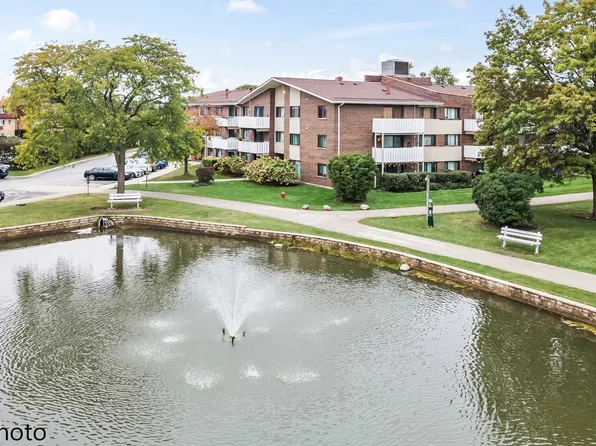 1000 Bayside Dr Unit 212, Palatine, IL 60074